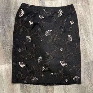 Ann Taylor Loft Floral dark grey  Skirt sz c